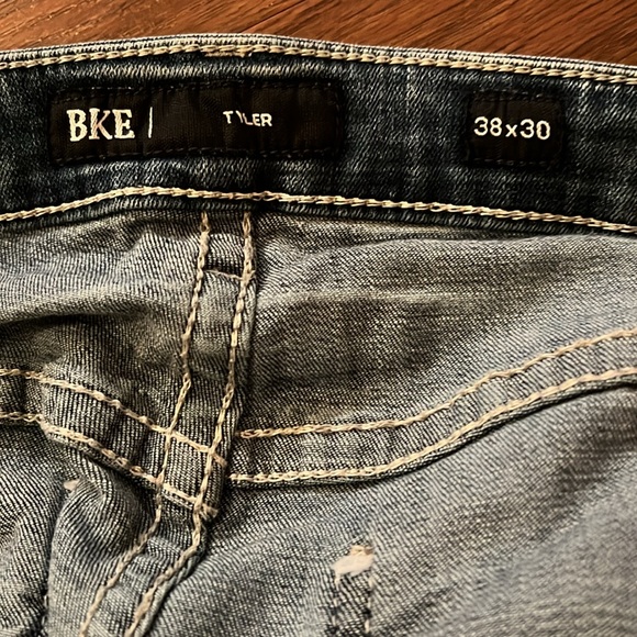 PRE LOVED SHARP BUCKLE BKE TYLER BLUE JEANS SIZE 38X30 NO STAINS OR WEAR ON HEM - Picture 7 of 7